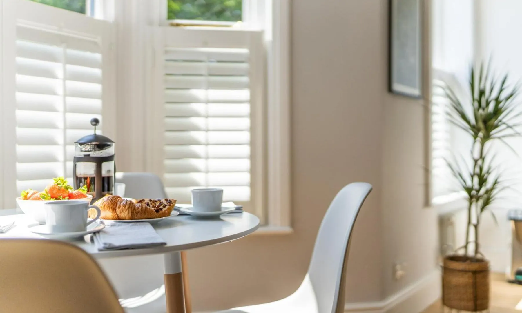 Charming Elegance At The Pontcanna Pearl - Prime Location With Comfort And Style Cardiff